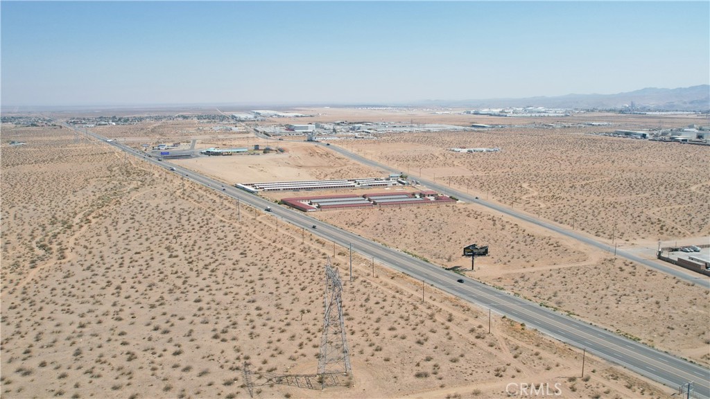 16454 Adelanto Road Property Photo 11