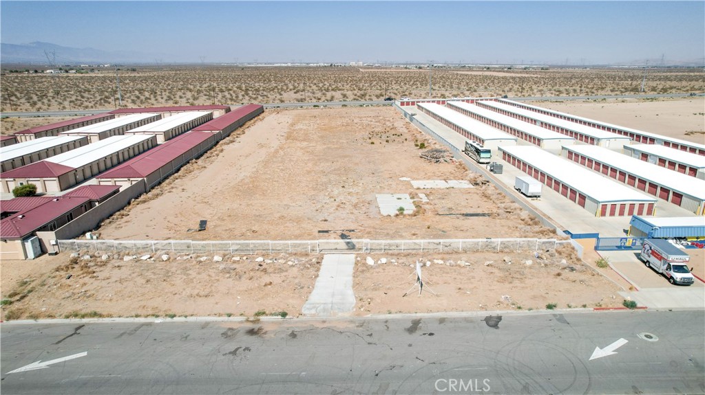 16454 Adelanto Road Property Photo 12