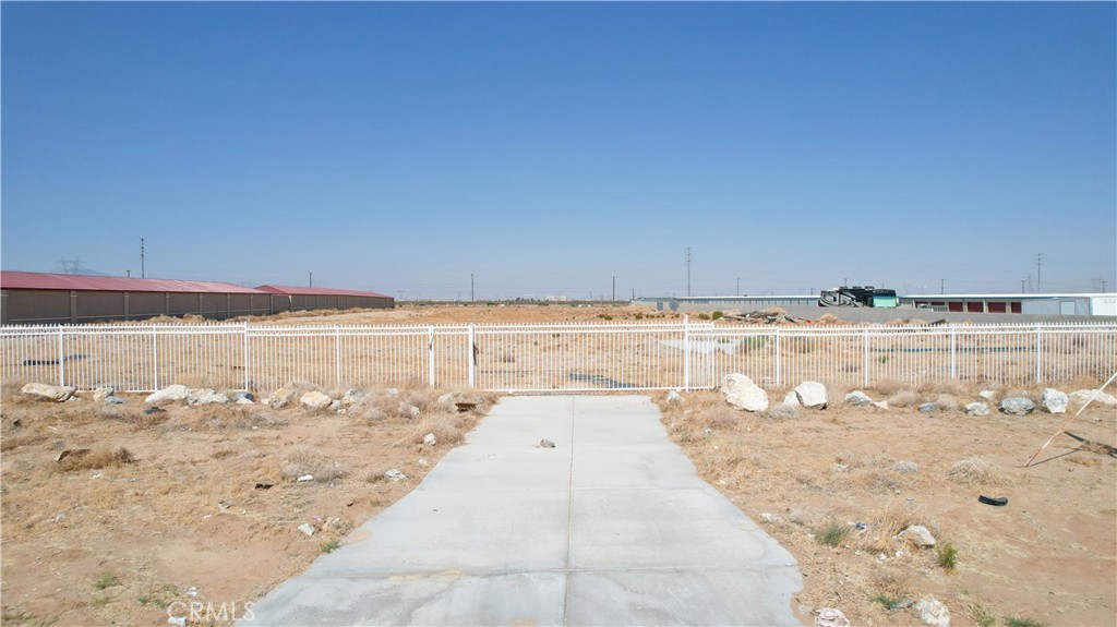 16454 Adelanto Road Property Photo 8