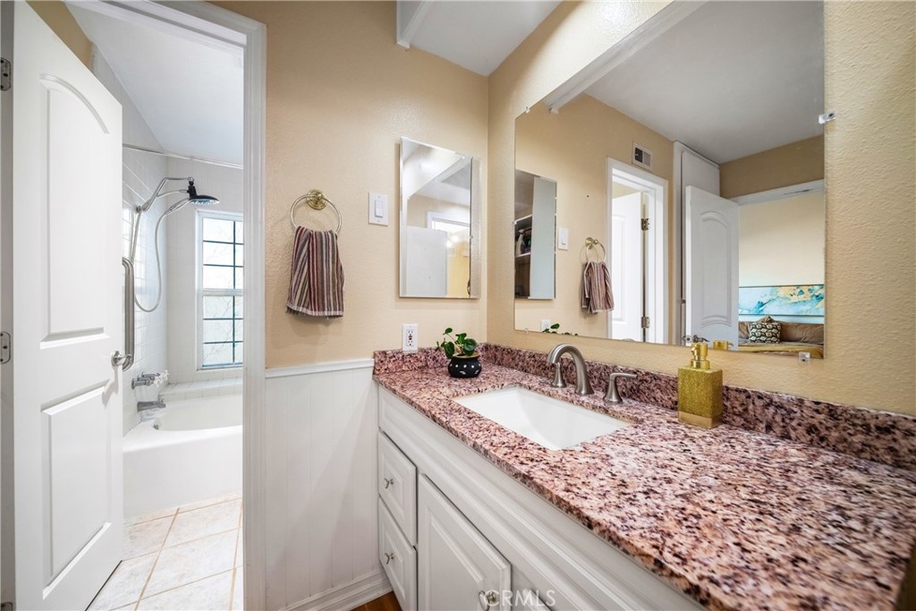 22421 Sherman Way 10 Property Photo 25