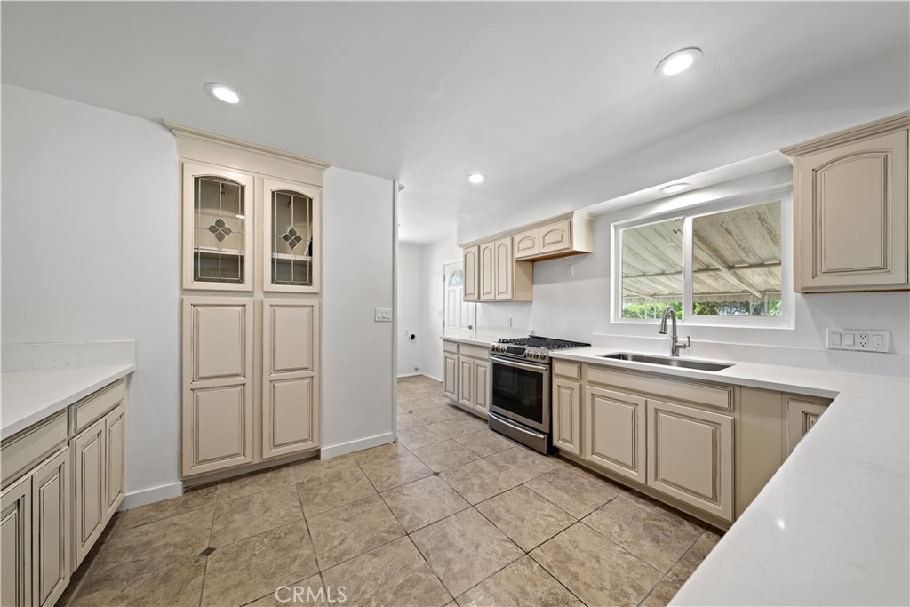 525 S Gretta Avenue Property Photo 14