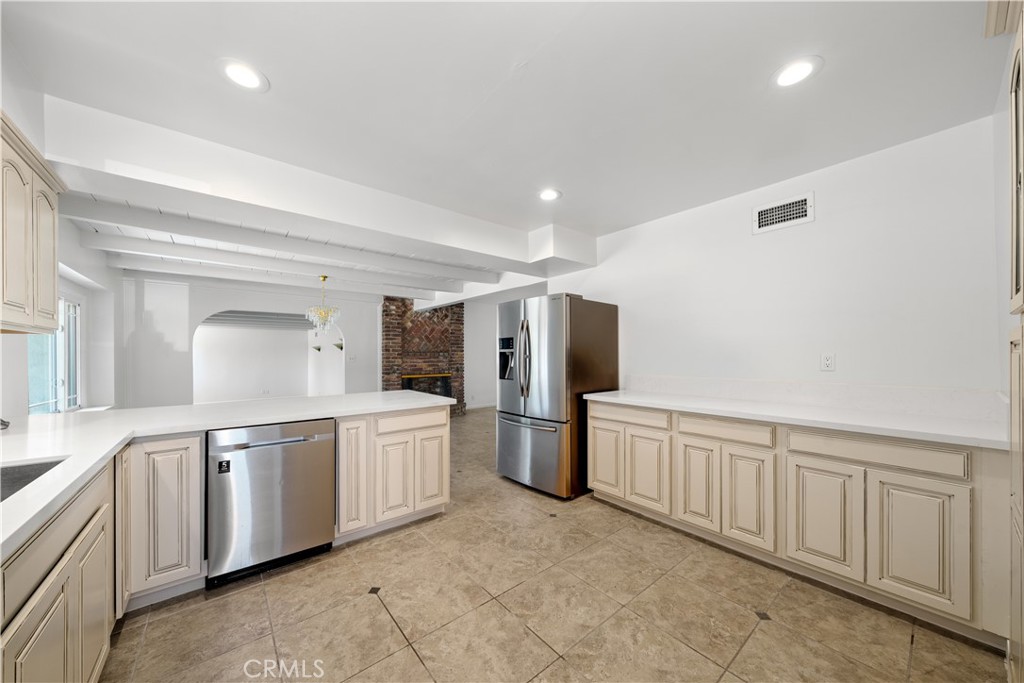 525 S Gretta Avenue Property Photo 15