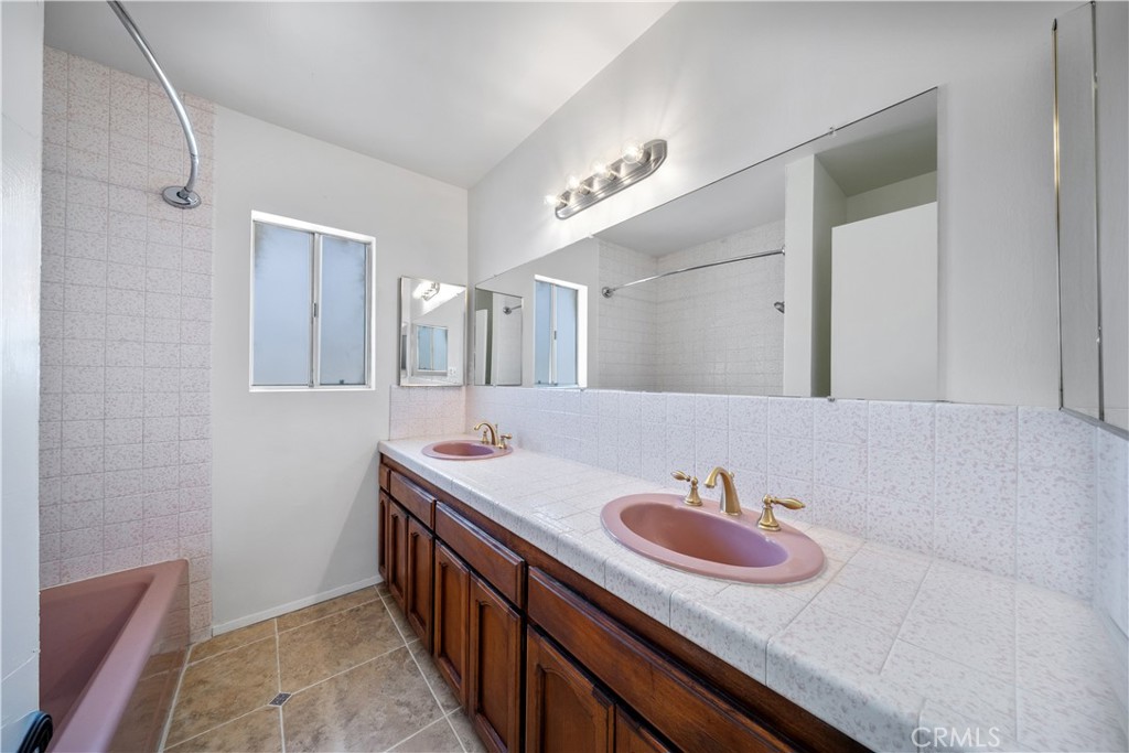 525 S Gretta Avenue Property Photo 23