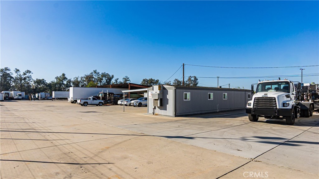 15419 Valley Property Photo 8