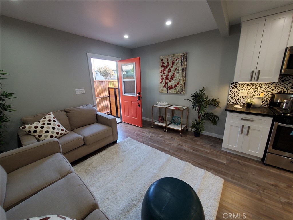 5129 Alhambra Avenue Property Photo 7