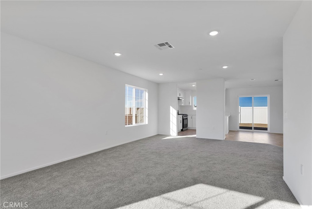 10110 Kemper Avenue Property Photo 8