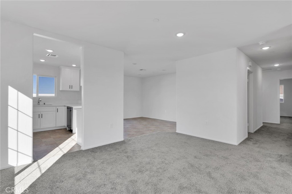 10110 Kemper Avenue Property Photo 9