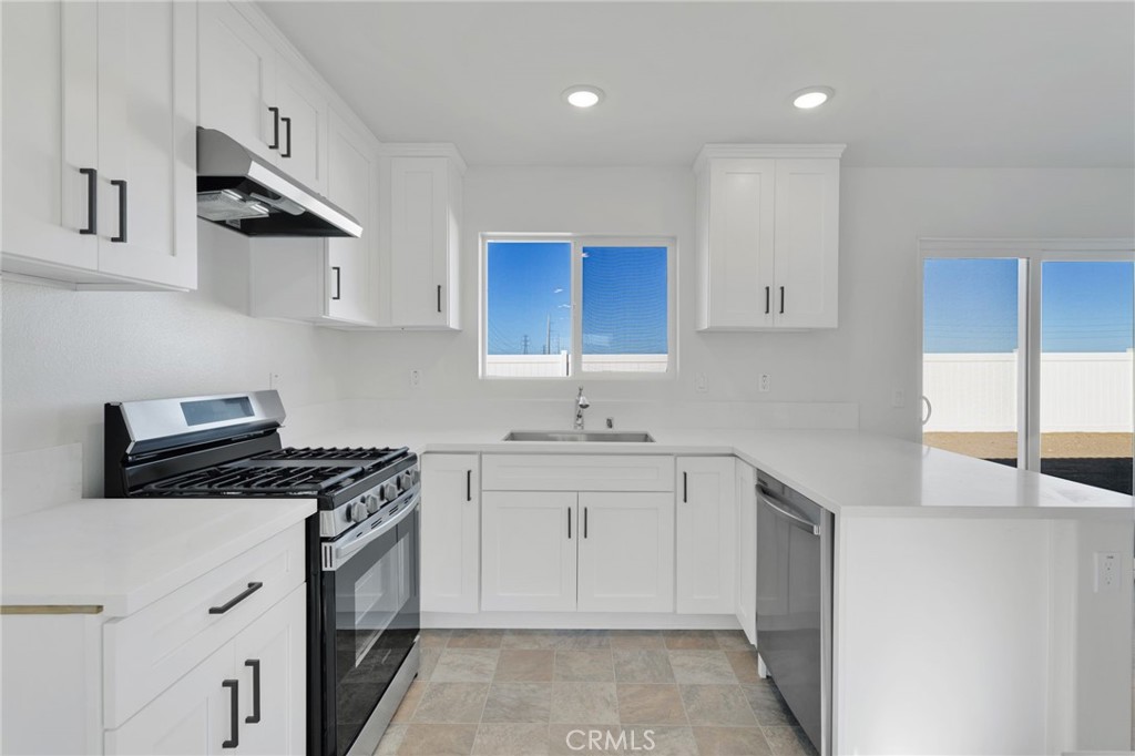 10110 Kemper Avenue Property Photo 10