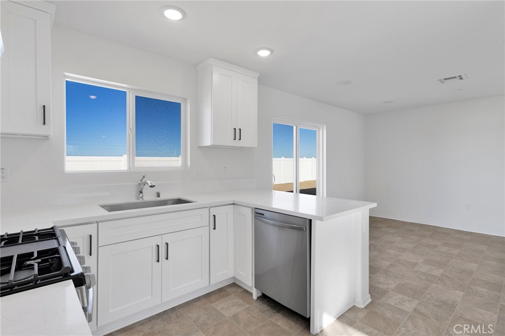 10110 Kemper Avenue Property Photo 11