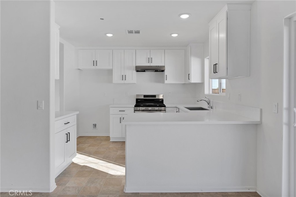10110 Kemper Avenue Property Photo 14