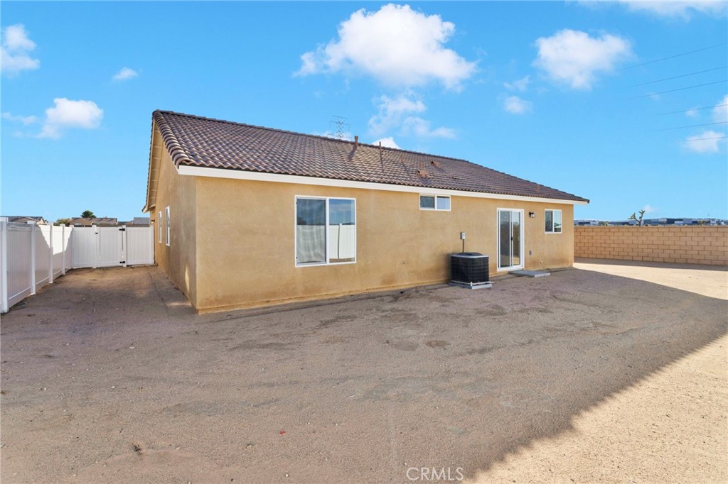 10110 Kemper Avenue Property Photo 33