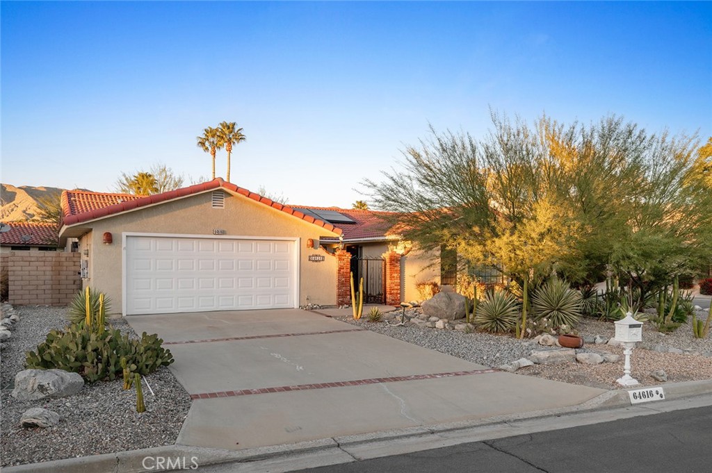 64616 Spyglass Avenue Property Photo 2