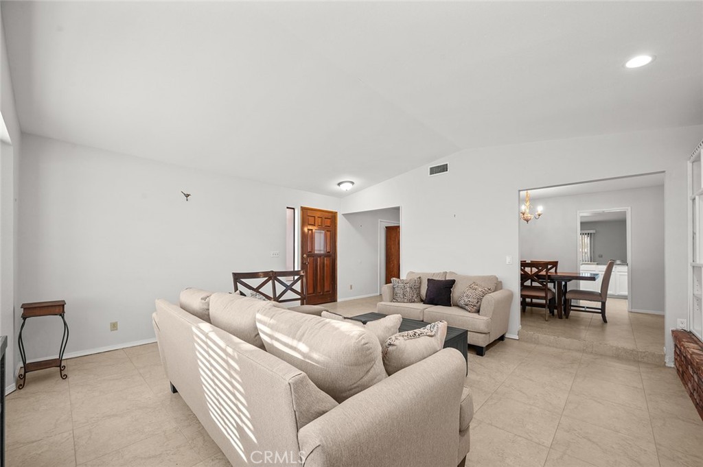 64616 Spyglass Avenue Property Photo 7
