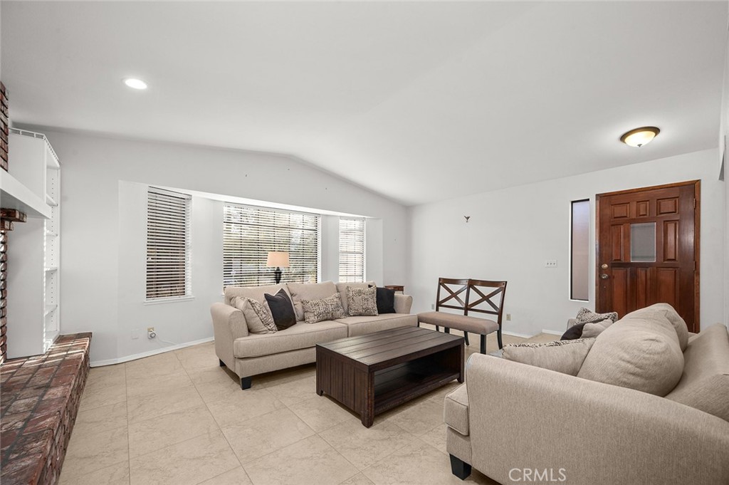 64616 Spyglass Avenue Property Photo 8