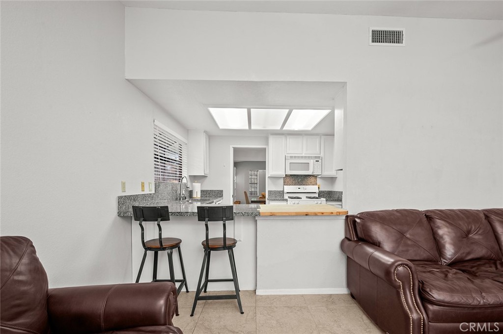 64616 Spyglass Avenue Property Photo 11