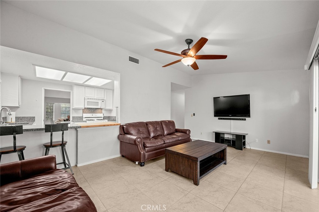 64616 Spyglass Avenue Property Photo 16