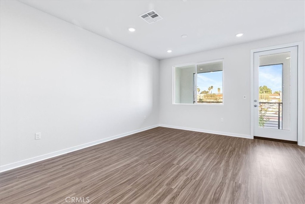 3514 Van Buren Boulevard Property Photo 4