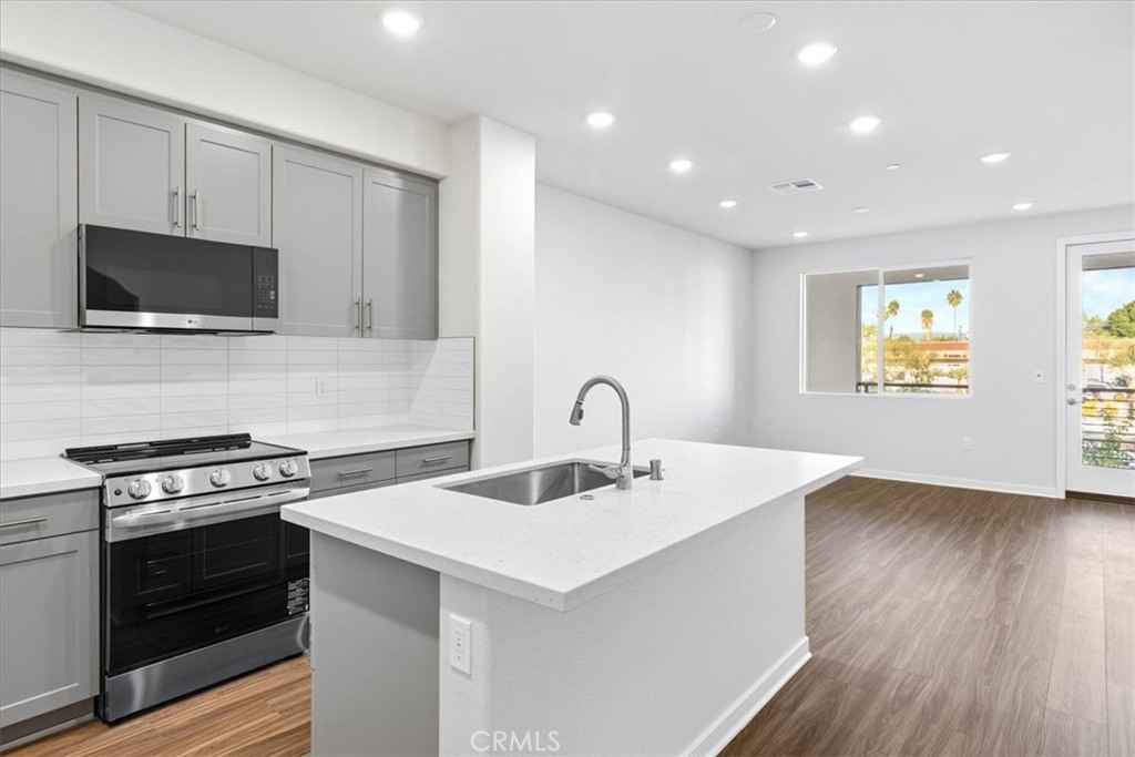 3514 Van Buren Boulevard Property Photo 7