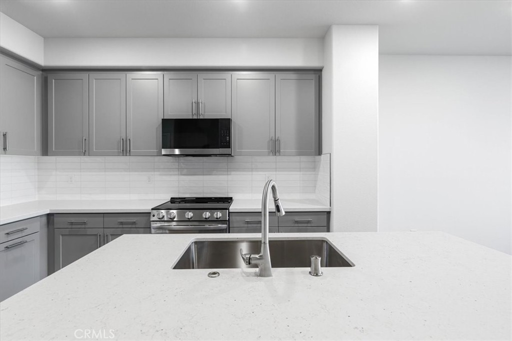 3514 Van Buren Boulevard Property Photo 9