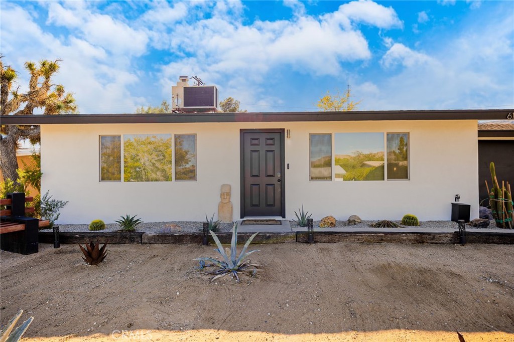 61503 Sunburst Property Photo 3