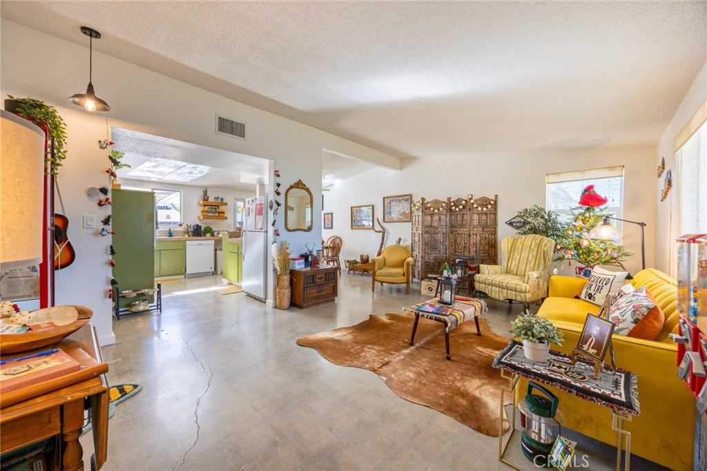 61503 Sunburst Property Photo 6