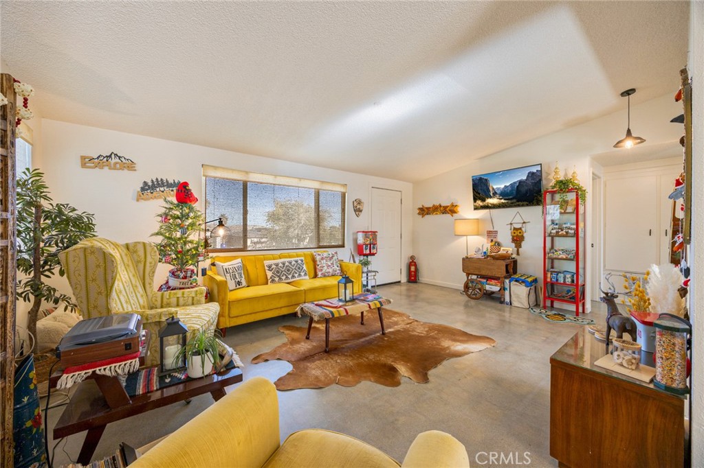 61503 Sunburst Property Photo 8