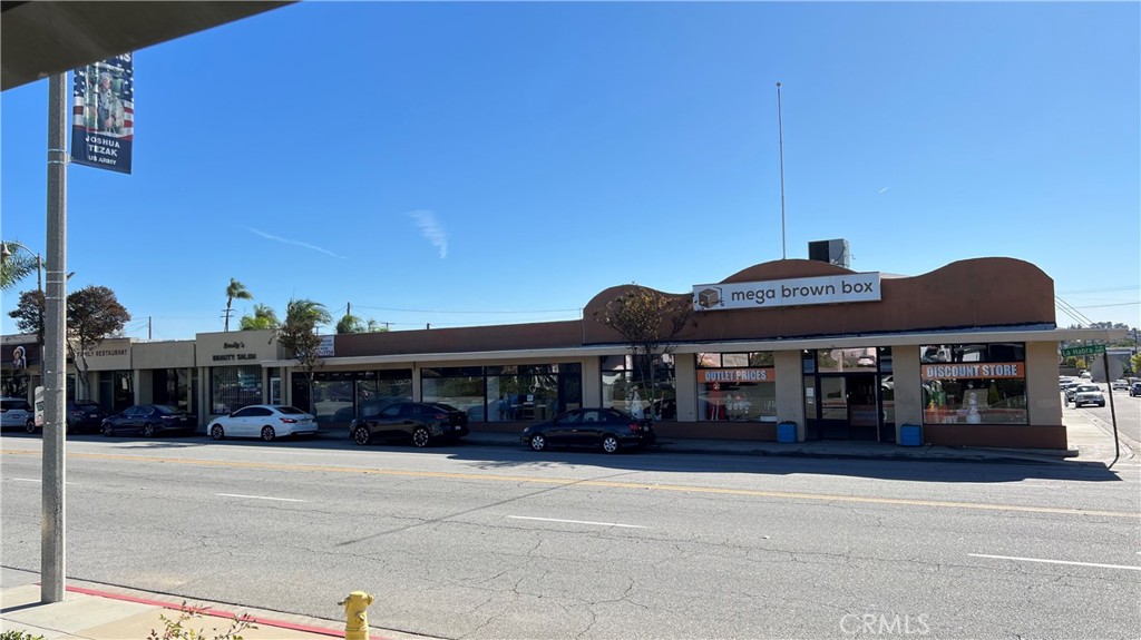 300 E La Habra Boulevard Property Photo 3