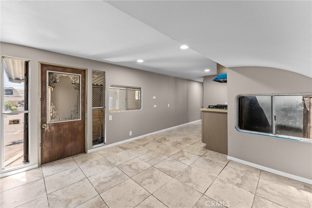 775 E Foothill 14 Property Photo 2