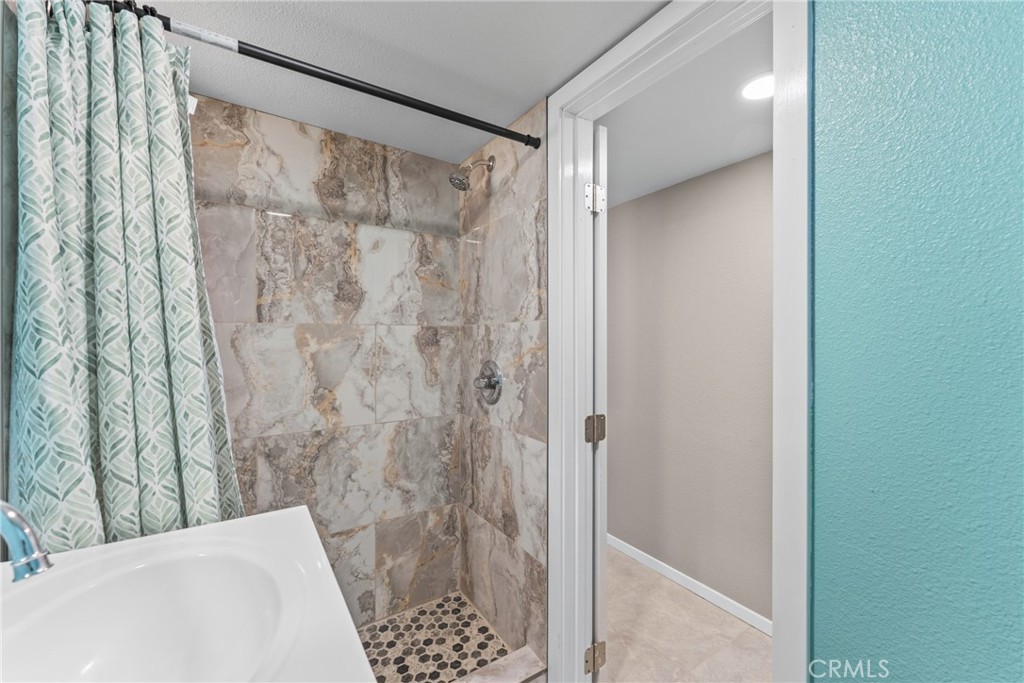 775 E Foothill 14 Property Photo 6