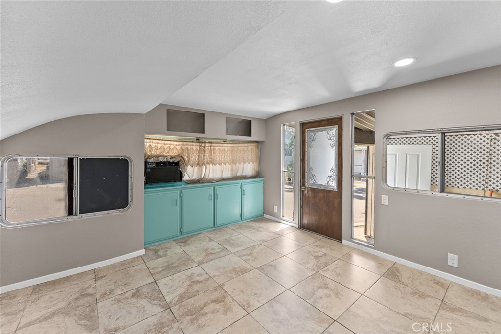 775 E Foothill 14 Property Photo 11