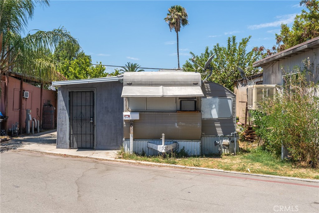 775 E Foothill 14 Property Photo 16