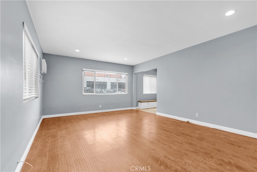 117 S Ivy Avenue A Property Photo 4