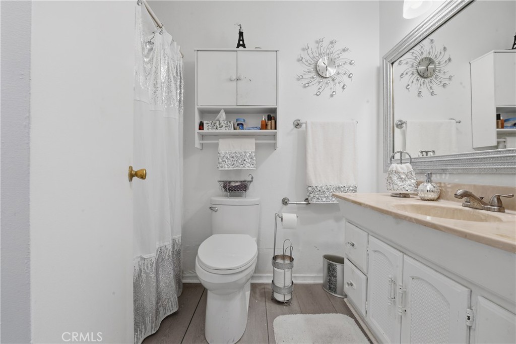 645 W Winchester Property Photo 18