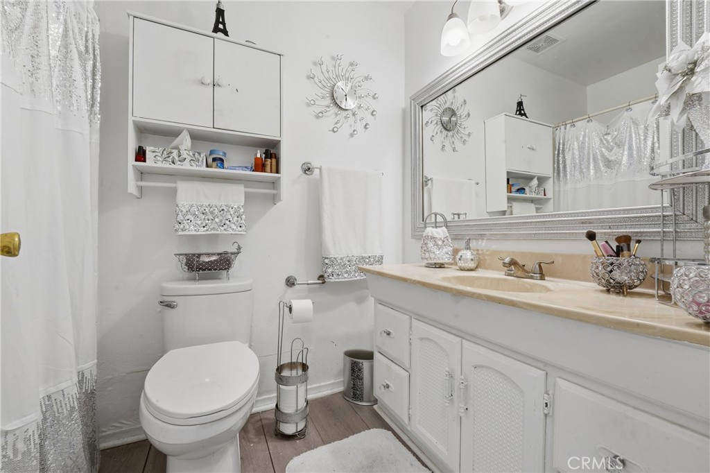 645 W Winchester Property Photo 19