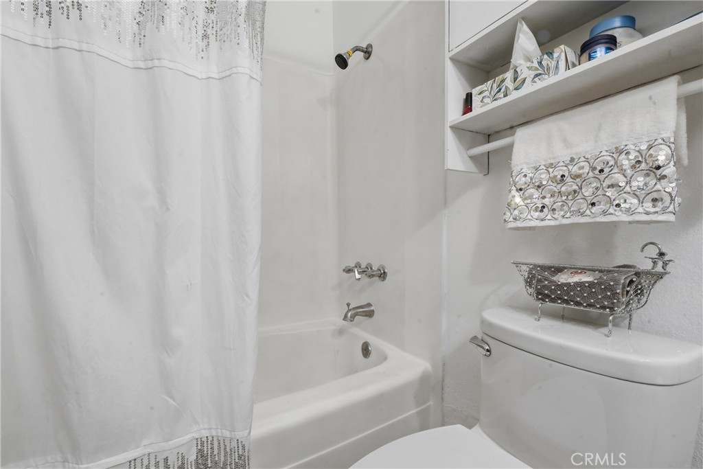 645 W Winchester Property Photo 20
