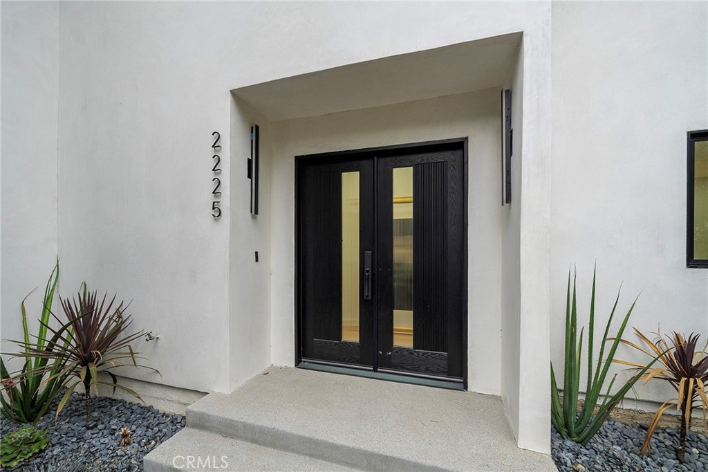 2229 Shoredale Property Photo 5