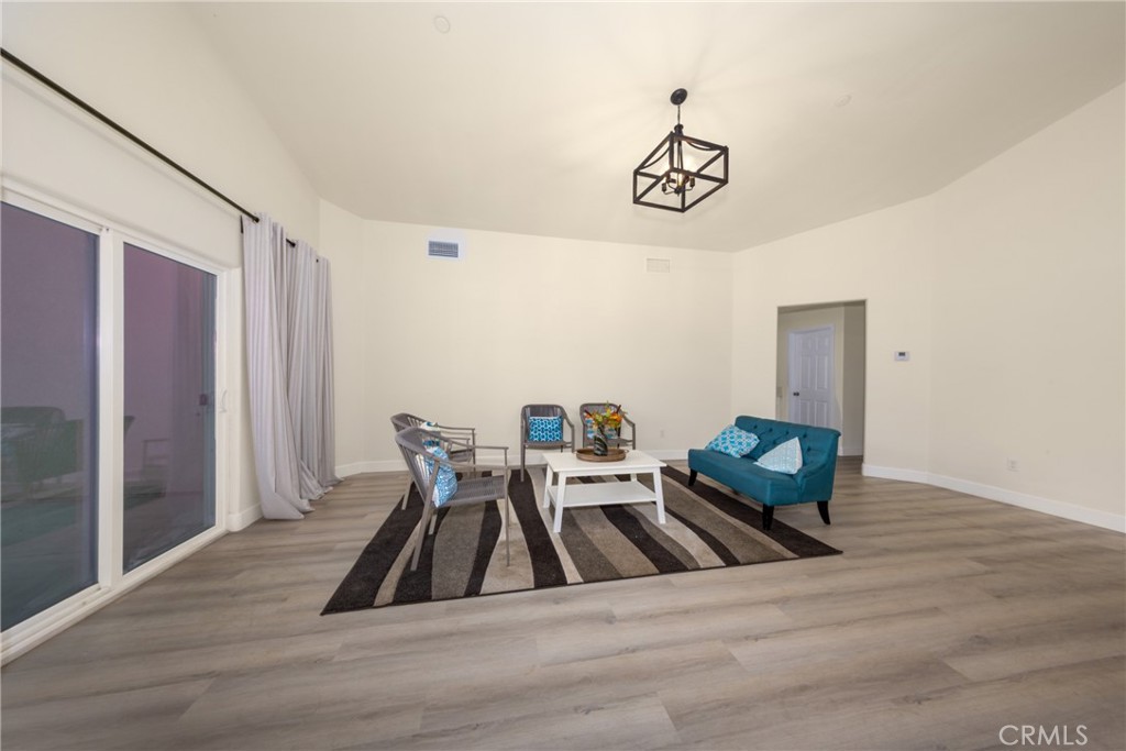 16241 Chestnut Street Property Photo 12