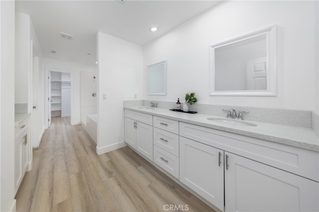 16241 Chestnut Street Property Photo 22