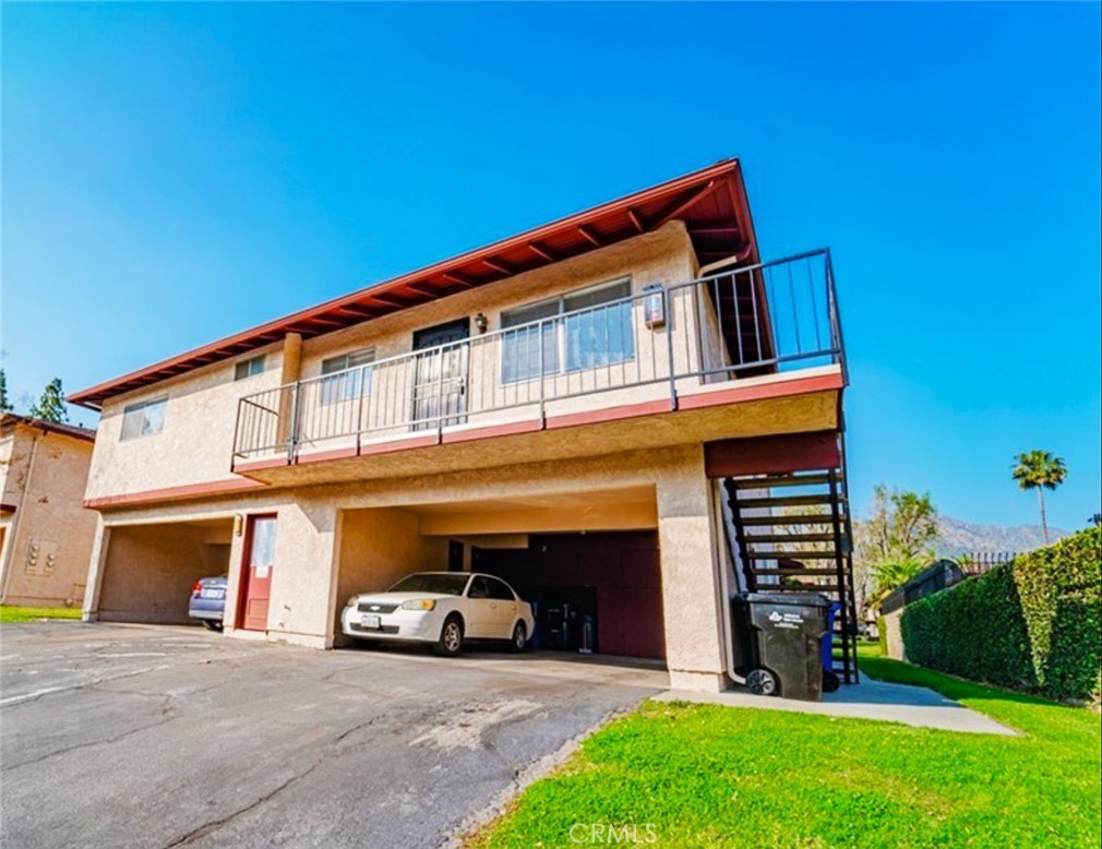 1126 W Calle De La Luna # 4 Property Photo 1