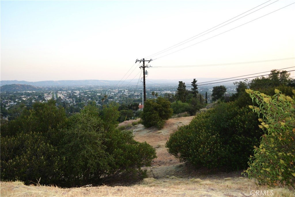 946 N Glendora Ave Property Photo 18