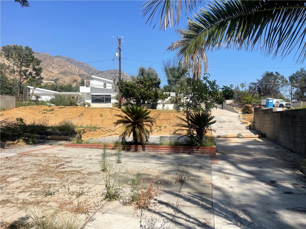 163 E Loma Alta Drive Property Photo 5
