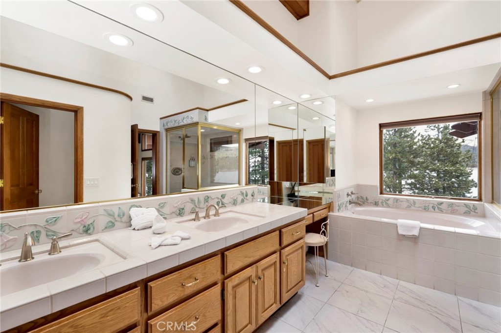 251 N Eureka Drive Property Photo 37