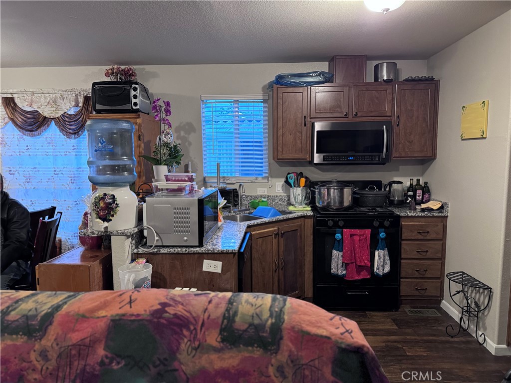 17333 Valley Boulevard 79e Property Photo 6