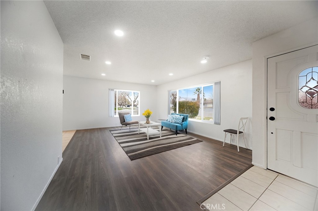 26763 Cumberland Property Photo 3