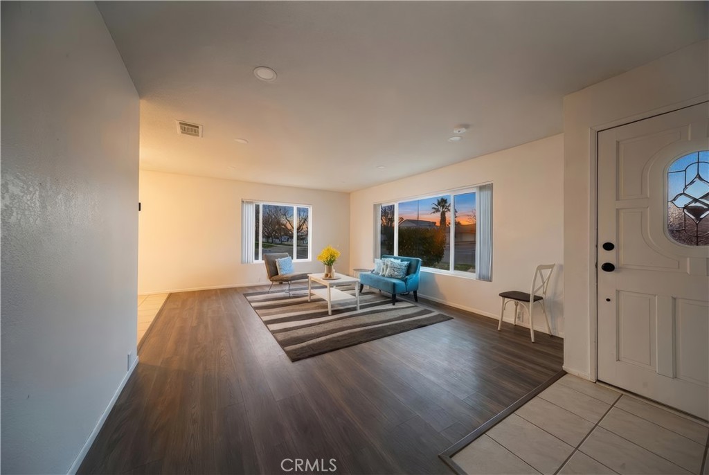 26763 Cumberland Property Photo 5
