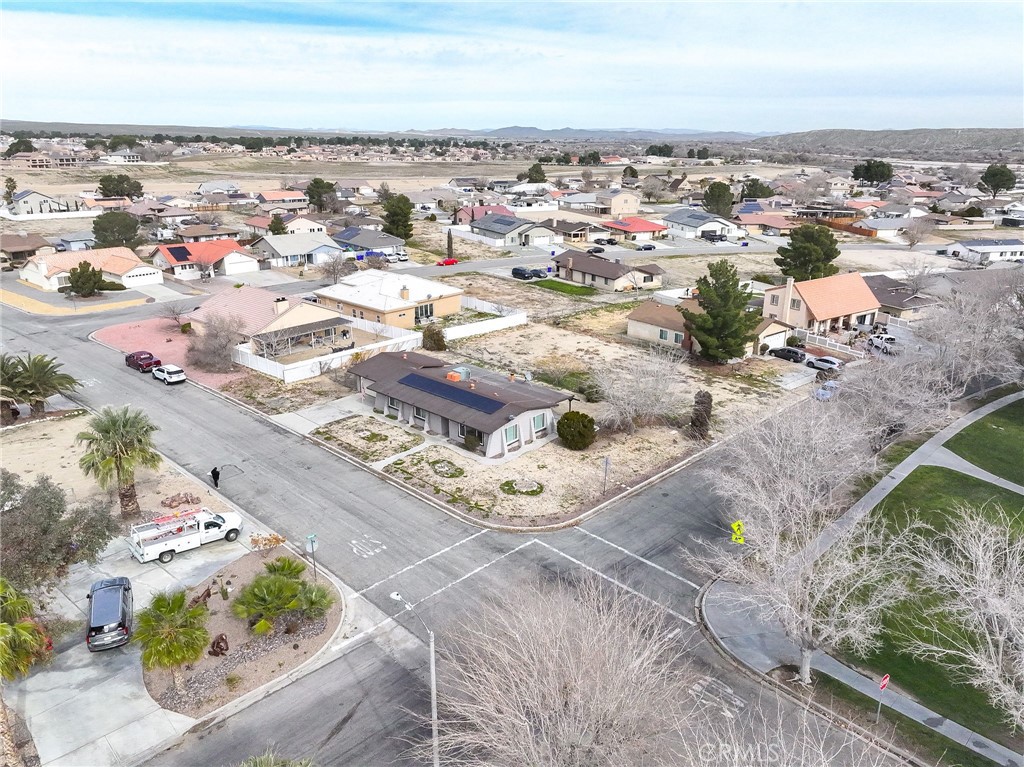 26763 Cumberland Property Photo 6