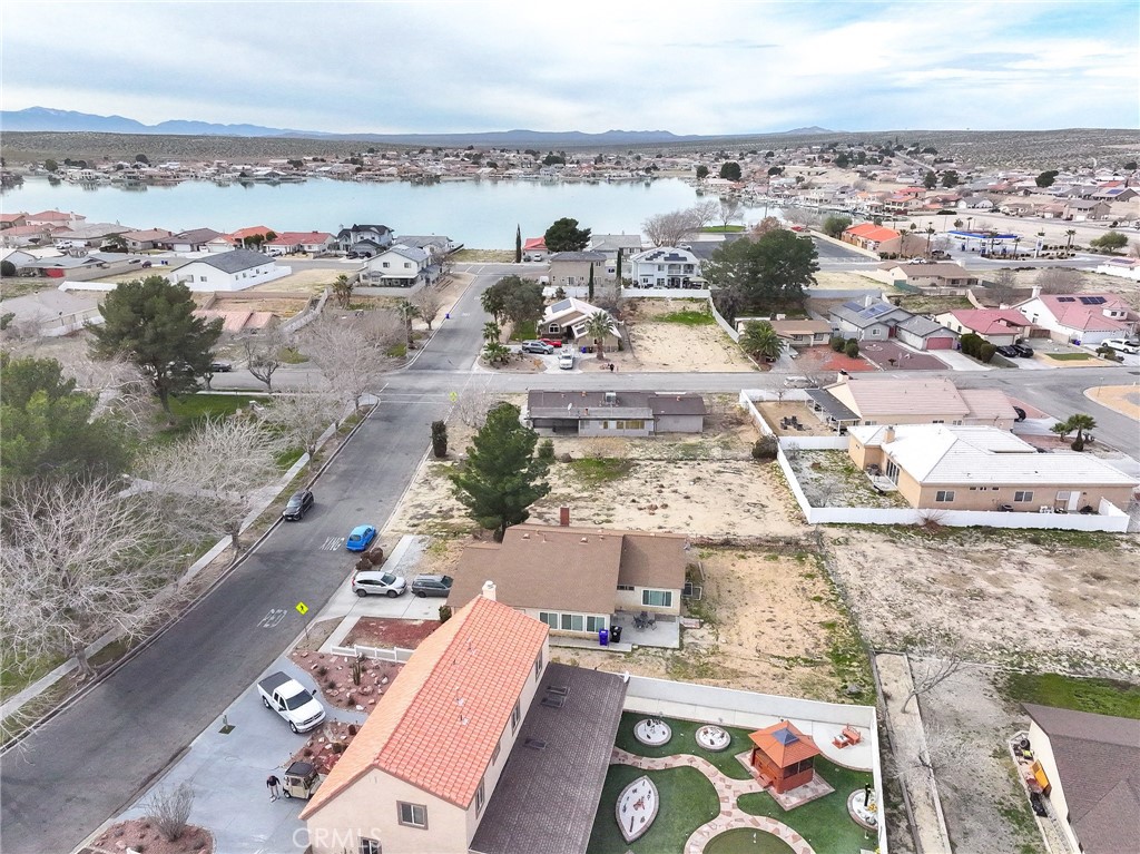 26763 Cumberland Property Photo 9