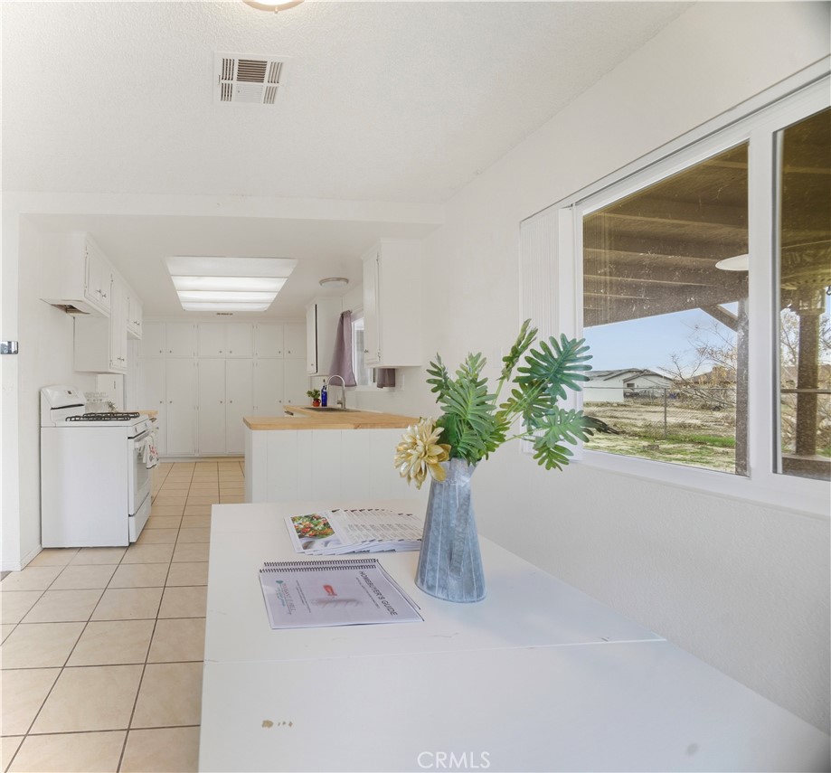 26763 Cumberland Property Photo 12