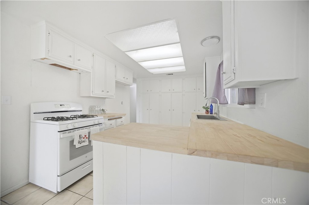 26763 Cumberland Property Photo 13