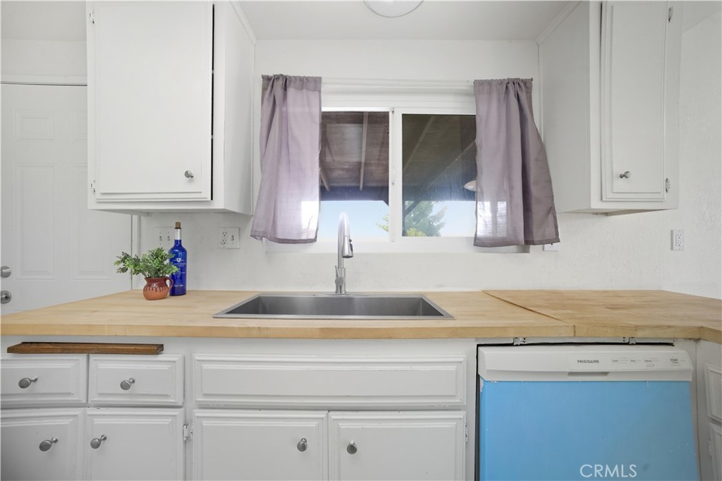 26763 Cumberland Property Photo 14